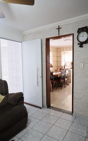 Casa à venda com 175m², 4 quartos e 2 vagasSala