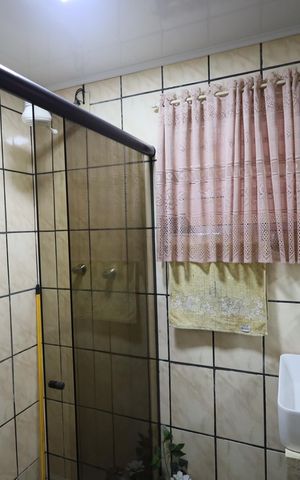 Casa à venda com 175m², 4 quartos e 2 vagasBanheiro 2