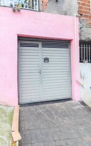 Casa à venda com 120m², 6 quartos e 2 vagas Casa à venda com 120m², 6 quartos e 2 vagasFachada 1