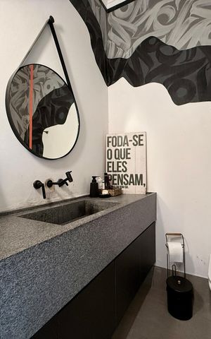 Casa de condomínio à venda com 350m², 4 quartos e 5 vagas Casa de condomínio à venda com 350m², 4 quartos e 5 vagasBanheiro Churrasqueira