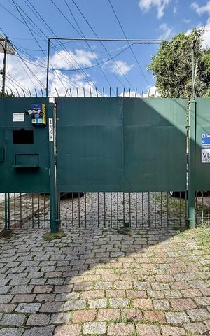 Casa de condomínio à venda com 350m², 4 quartos e 5 vagas Casa de condomínio à venda com 350m², 4 quartos e 5 vagasFachada Condomínio