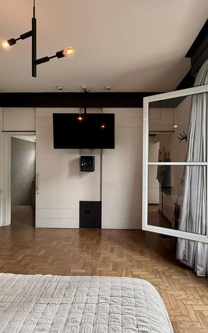 Casa de condomínio à venda com 350m², 4 quartos e 5 vagas Casa de condomínio à venda com 350m², 4 quartos e 5 vagasSuíte 3 Master