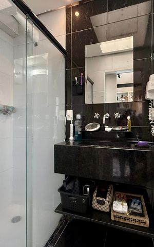Casa de condomínio à venda com 350m², 4 quartos e 5 vagas Casa de condomínio à venda com 350m², 4 quartos e 5 vagasBanheiro 1 Suíte 3 Master