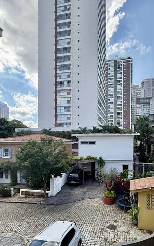 Casa de condomínio à venda com 350m², 4 quartos e 5 vagas Casa de condomínio à venda com 350m², 4 quartos e 5 vagasVista Suíte 3 Master