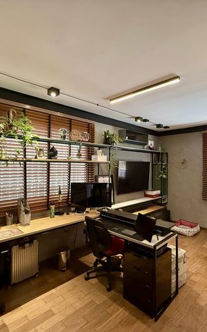 Casa de condomínio à venda com 350m², 4 quartos e 5 vagas Casa de condomínio à venda com 350m², 4 quartos e 5 vagasEscritório