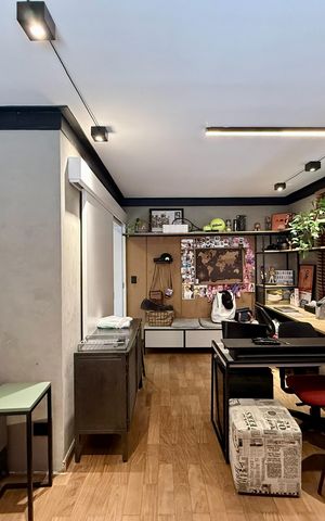Casa de condomínio à venda com 350m², 4 quartos e 5 vagas Casa de condomínio à venda com 350m², 4 quartos e 5 vagasEscritório