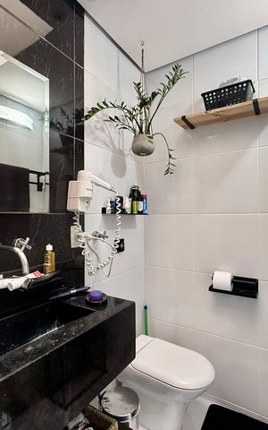 Casa de condomínio à venda com 350m², 4 quartos e 5 vagas Casa de condomínio à venda com 350m², 4 quartos e 5 vagasBanheiro 1 Suíte 3 Master