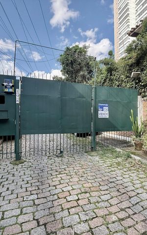 Casa de condomínio à venda com 350m², 4 quartos e 5 vagas Casa de condomínio à venda com 350m², 4 quartos e 5 vagasFachada Condomínio