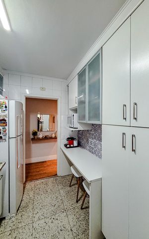 Apartamento à venda com 75m², 3 quartos e 2 vagasCozinha