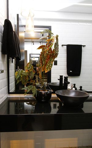 Apartamento à venda com 70m², 2 quartos e 2 vagasBanheiro da Suíte 1