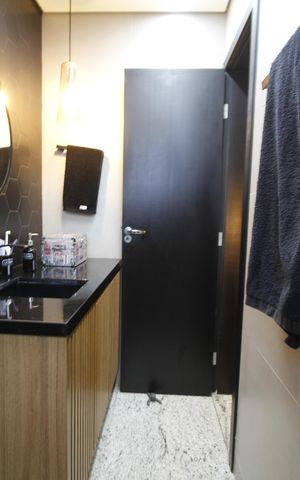 Apartamento à venda com 70m², 2 quartos e 2 vagasBanheiro da Suíte 2