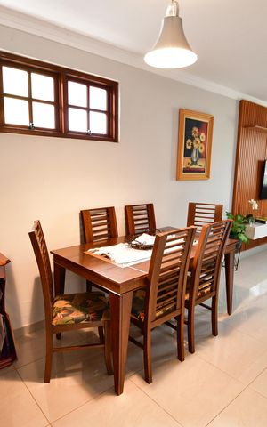 Casa de condomínio à venda com 172m², 3 quartos e 4 vagasSala