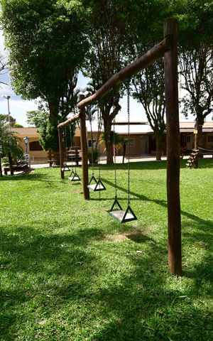 Casa de condomínio à venda com 172m², 3 quartos e 4 vagasÁrea comum - Playground