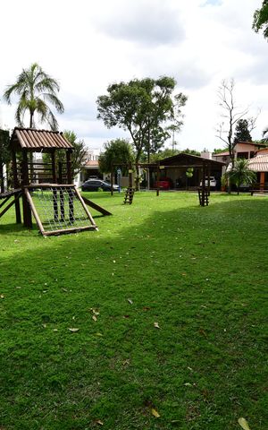 Casa de condomínio à venda com 172m², 3 quartos e 4 vagasÁrea comum - Playground