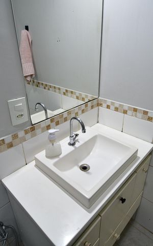 Casa de condomínio à venda com 172m², 3 quartos e 4 vagasBanheiro Social