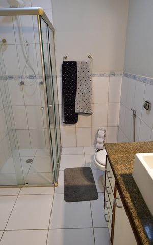 Casa de condomínio à venda com 172m², 3 quartos e 4 vagasBanheiro Suíte