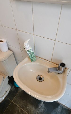 Casa de condomínio à venda com 172m², 3 quartos e 4 vagasBanheiro de serviço