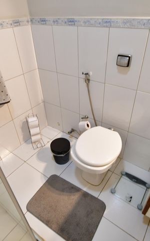 Casa de condomínio à venda com 172m², 3 quartos e 4 vagasBanheiro Suíte