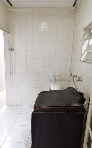 Casa de condomínio à venda com 172m², 3 quartos e 4 vagasÁrea de Serviço