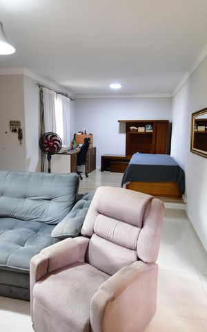 Casa de condomínio à venda com 172m², 3 quartos e 4 vagasSala