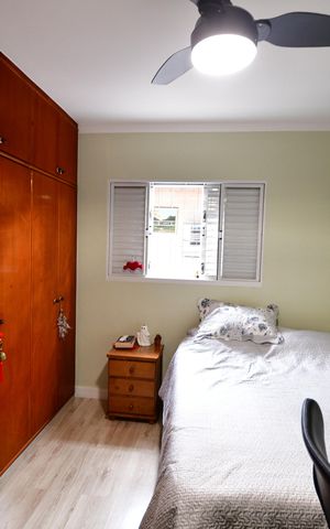 Casa de condomínio à venda com 172m², 3 quartos e 4 vagasQuarto 2