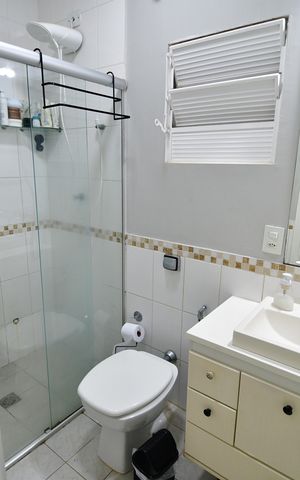 Casa de condomínio à venda com 172m², 3 quartos e 4 vagasBanheiro Social