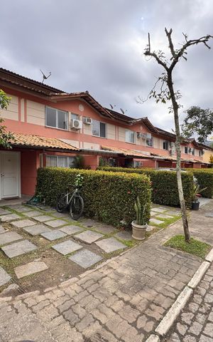Casa de condomínio à venda com 72m², 3 quartos e 1 vaga Casa de condomínio à venda com 72m², 3 quartos e 1 vagaFachada