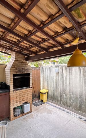 Casa de condomínio à venda com 72m², 3 quartos e 1 vaga Casa de condomínio à venda com 72m², 3 quartos e 1 vagaÁrea Gourmet