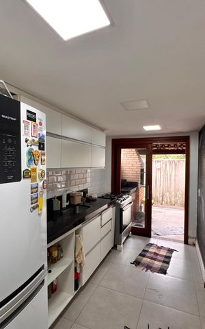Casa de condomínio à venda com 72m², 3 quartos e 1 vaga Casa de condomínio à venda com 72m², 3 quartos e 1 vagaCozinha