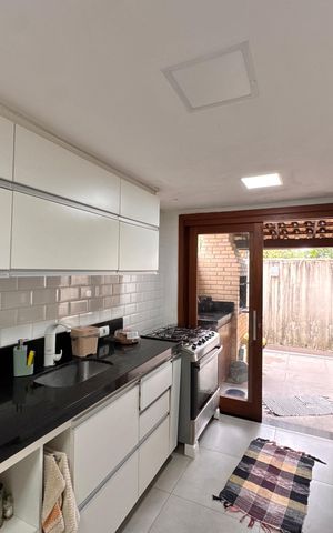Casa de condomínio à venda com 72m², 3 quartos e 1 vaga Casa de condomínio à venda com 72m², 3 quartos e 1 vagaCozinha