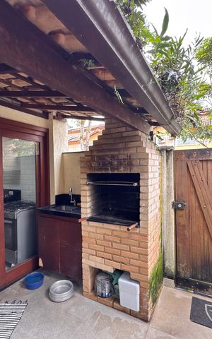 Casa de condomínio à venda com 72m², 3 quartos e 1 vaga Casa de condomínio à venda com 72m², 3 quartos e 1 vagaÁrea Gourmet
