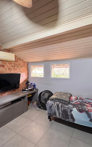 Casa de condomínio à venda com 72m², 3 quartos e 1 vaga Casa de condomínio à venda com 72m², 3 quartos e 1 vagaSala (Terceiro Andar)