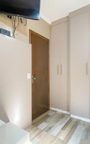 Casa à venda com 228m², 3 quartos e 6 vagas Casa à venda com 228m², 3 quartos e 6 vagasQuarto 2
