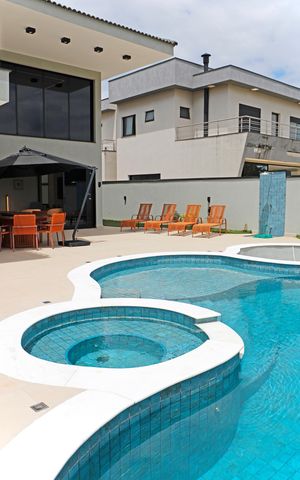 Casa de condomínio à venda com 382m², 5 quartos e 4 vagasPiscina