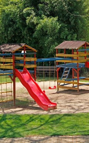 Casa de condomínio à venda com 382m², 5 quartos e 4 vagasÁrea comum - Playground