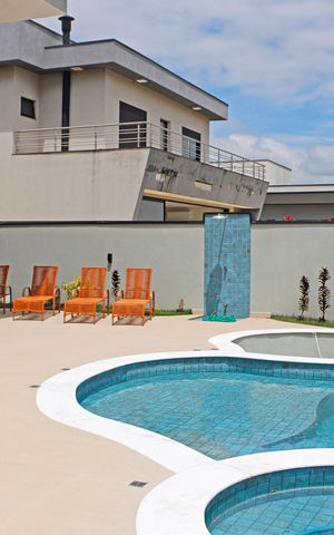 Casa de condomínio à venda com 382m², 5 quartos e 4 vagasPiscina