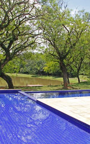 Casa de condomínio à venda com 382m², 5 quartos e 4 vagasÁrea comum - Piscina