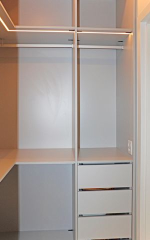 Casa de condomínio à venda com 382m², 5 quartos e 4 vagasCloset Suíte 1