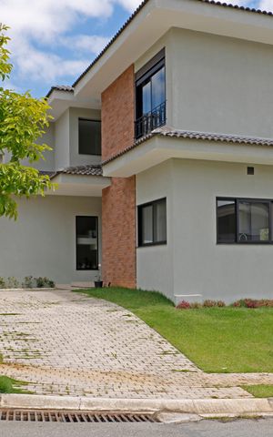 Casa de condomínio à venda com 382m², 5 quartos e 4 vagasFachada