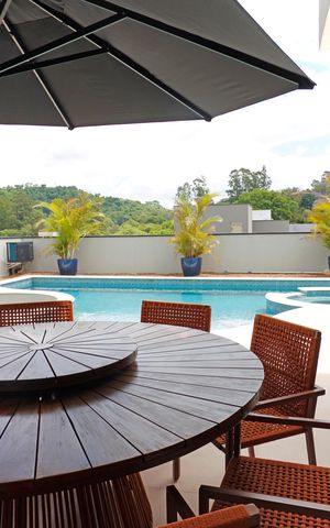 Casa de condomínio à venda com 382m², 5 quartos e 4 vagasPiscina