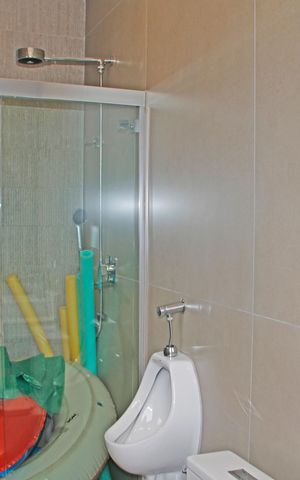 Casa de condomínio à venda com 382m², 5 quartos e 4 vagasPiscina -Banheiro