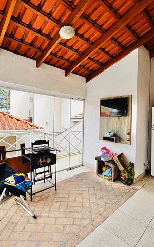 Casa de condomínio à venda com 380m², 4 quartos e 2 vagas Casa de condomínio à venda com 380m², 4 quartos e 2 vagasChurrasqueira