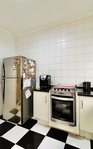 Casa de condomínio à venda com 380m², 4 quartos e 2 vagas Casa de condomínio à venda com 380m², 4 quartos e 2 vagasCozinha