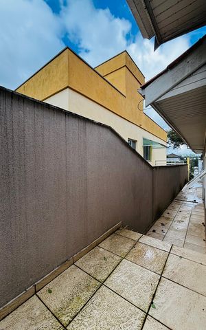 Casa de condomínio à venda com 380m², 4 quartos e 2 vagas Casa de condomínio à venda com 380m², 4 quartos e 2 vagasCorredor