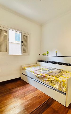 Casa de condomínio à venda com 380m², 4 quartos e 2 vagas Casa de condomínio à venda com 380m², 4 quartos e 2 vagasSuíte 2