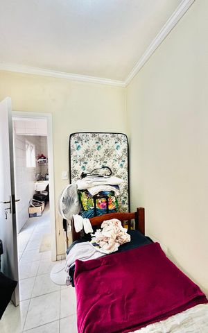 Casa de condomínio à venda com 380m², 4 quartos e 2 vagas Casa de condomínio à venda com 380m², 4 quartos e 2 vagasQuarto