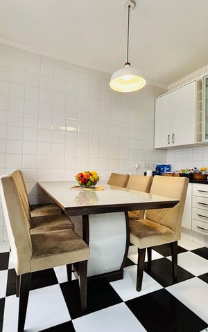 Casa de condomínio à venda com 380m², 4 quartos e 2 vagas Casa de condomínio à venda com 380m², 4 quartos e 2 vagasCozinha