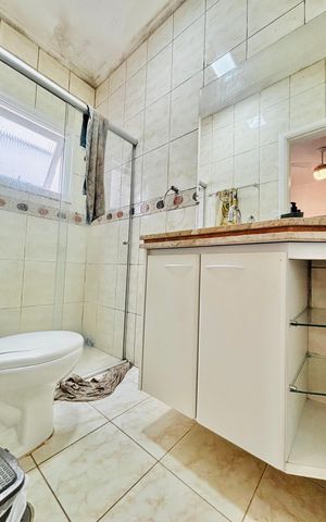 Casa de condomínio à venda com 380m², 4 quartos e 2 vagas Casa de condomínio à venda com 380m², 4 quartos e 2 vagasBanheiro da Suíte 3