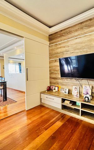 Casa de condomínio à venda com 380m², 4 quartos e 2 vagas Casa de condomínio à venda com 380m², 4 quartos e 2 vagasSala 1
