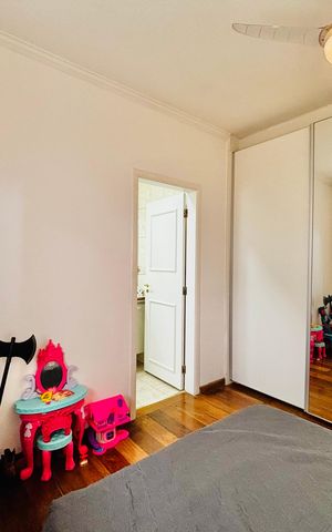 Casa de condomínio à venda com 380m², 4 quartos e 2 vagas Casa de condomínio à venda com 380m², 4 quartos e 2 vagasSuíte 3